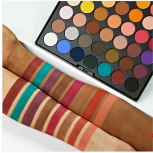 Ultimate Matte-42 Color Shadow